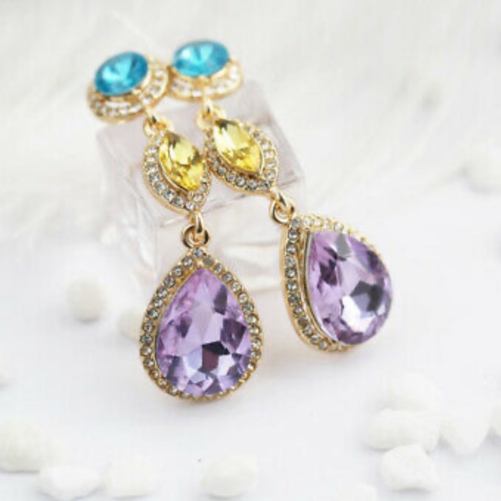 NEW Gorgeous Three tone earrings - Picture 3 of 4